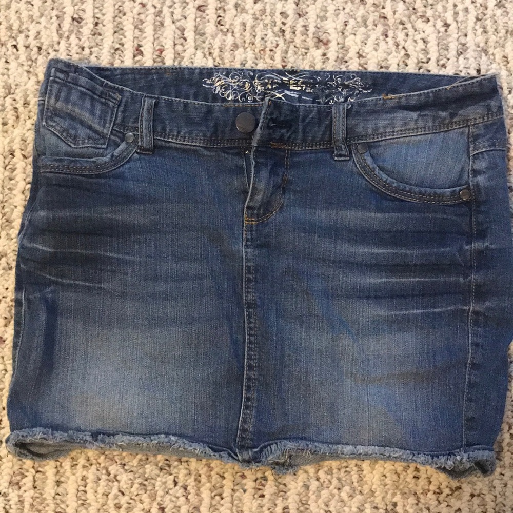 Express Cute and sexy mini skirt